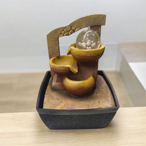 Fuente de Agua con Luz LED Chica N°31