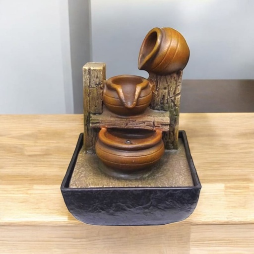 Fuente de Agua con Luz LED Chica N°18